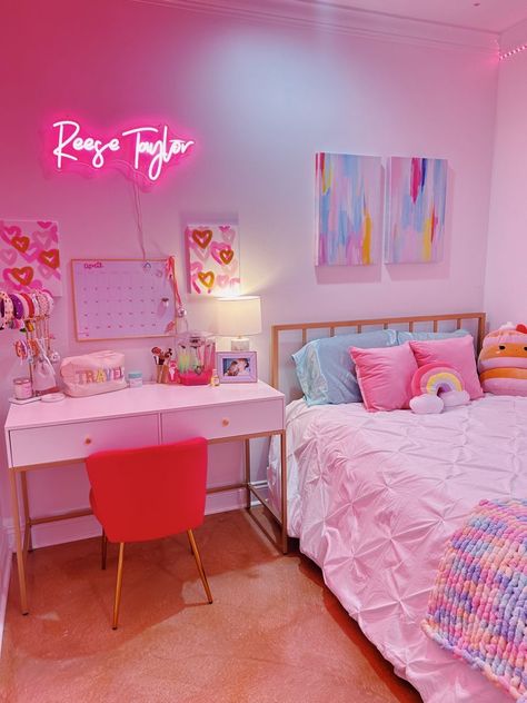 preppy room preppy room  decor preppy room  ideas bedrooms preppy room  ideas preppy room  aesthetic preppy room  tour preppy room  decor ideas Retro Preppy Room, Preppy Aesthetic Decor, Room Ideas For Preppy, Preppy Girl Room Aesthetic, Vanity Ideas Bedroom Preppy, Preppy Small Bedroom Ideas, Aesthetic Preppy Room Ideas Bedrooms, Room Decor Bedroom Preppy, Preppy Room Decor Desk