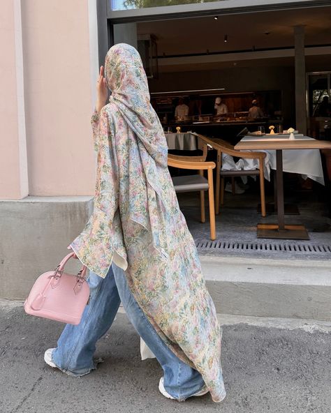 if abaya was a painting✨ Abaya, modest fashion, abaya fashion, printed abaya, Dubai abaya, hijab fashion, ootd , hijab outfit , modest outfit, abaya fashion #abaya #abayafashion #abayadubai #abayastyle #modestfashion #modeststyle #hijabfashion Tie Dye Abaya, Khaliji Abaya, Hijab Summer Dress, Hijab Outfit Modest, Hijab Fashion Inspiration Abayas, Diy Abaya, Cute Abayas, Everyday Abaya, Outfit Abaya