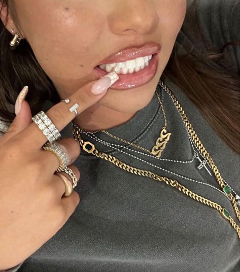 Tooth Gem, Dope Jewelry, Golden Girl, Jewelry Lookbook, Stacked Jewelry, Jewelry Inspo, Dream Jewelry, Looks Style, Life Goals