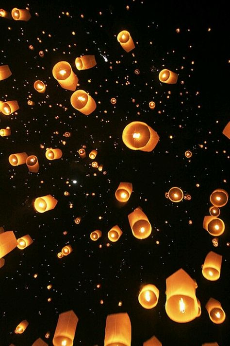 . Floating Lanterns, Sky Lanterns, Wallpaper Tumblr, Pics Art, Of Wallpaper, Rapunzel, Pretty Pictures, Wallpaper Iphone, At Night