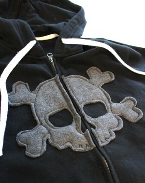 Tutorials | Urban Threads: Unique and Awesome Embroidery Designs Hoodie Design Ideas, Diy Skulls, Applique Hoodie, Simple Skull, Hoodie Tutorial, Hoodie Diy, Hoodie Refashion, Diy Sweater, Raw Edge Applique