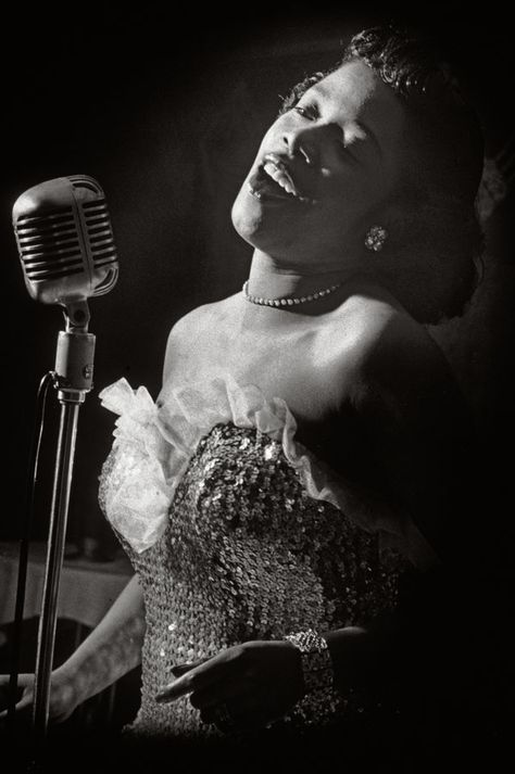 A New Biography Looks at Sarah Vaughan the Singer Known as Sassy Joe Gordon, Billy Holiday, Arte Jazz, Sarah Vaughan, Bb King, Photo Star, Classic Jazz, Jazz Bar, Spirit Art