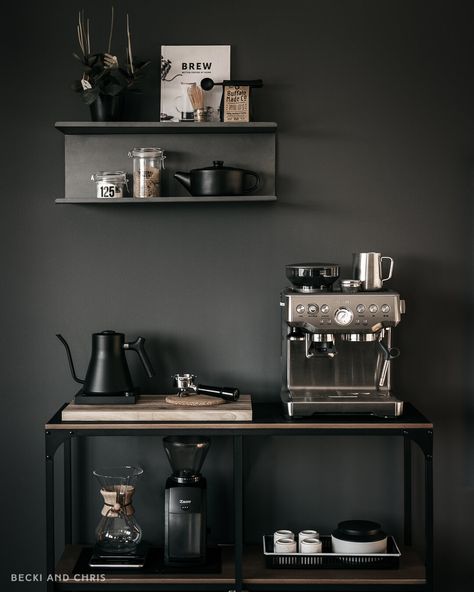 Koffie Stations, Coffee Bar In Kitchen, Coffee Bar Ideas Kitchen, Kaffe Station, Bar In Kitchen, Coffee Bar Ideas Kitchen Counter, Kitchen Coffee Bar, Coffee Station Kitchen, Coin Café