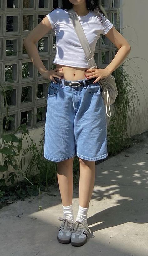 Cute Summer Outfits Japan, Women Jorts Outfit, Jorts Outfits Womens, Blue Jorts Outfits, Plus Size Jorts, Jorts Outfit Women’s, Japanese Summer Outfits, Japan Summer Fashion, Jort Outfits