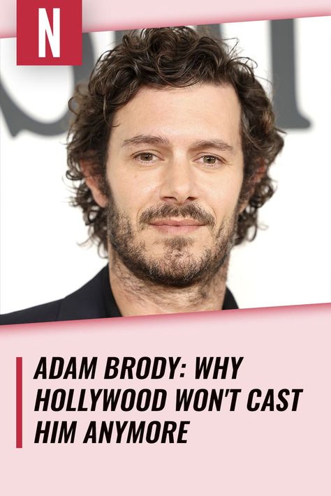 Adam Brody scored his big break playing Lane's sweet musician boyfriend Dave Rygalski on Gilmore Girls in 2002. But he became a household name a year later when he encapsulated the mid-2000s' cultural zeitgeist with his charismatic portrayal of Seth Cohen on The O.C. The iconic role, which earned the actor four Teen Choice Awards, cemented his place in pop culture history as TV's original king of nerdy-emo-hipsterdom. #gilmoregirls Dave Rygalski, Musician Boyfriend, My Type In Men, Quilted Bag Patterns, Seth Cohen, Dc Comics Series, Adam Brody, Zachary Levi, Answer The Question