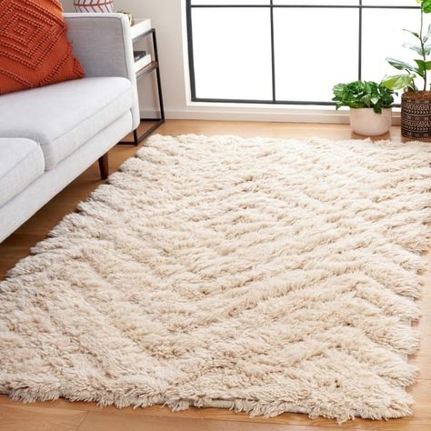 SAFAVIEH Handmade Casablanca Nazanin Shag Wool Rug - Bed Bath & Beyond - 39051065 Fluffy Tan Rug, Statement Area Rug, Shag Living Room Rug, Cute Rugs For Room, Boho Living Room Rug Ideas, Beige Rug Bedroom, Cozy Bedroom Rug, Cozy Rugs For Bedroom, Bedroom Area Rug Ideas