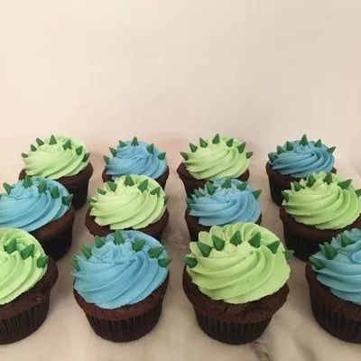 Gateau Baby Shower Garcon, Theme Bapteme, Dinosaur Birthday Theme, Parade Ideas, Dinosaur Cupcakes, Dino Cake, Dinosaur Birthday Party Decorations, Fest Temaer, Dinosaur Birthday Cakes