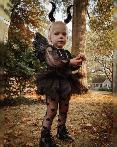 Toddler Vampire Costume Girl, Scary Toddler Costumes, Tomato Cage Ghost, Halloween Toddler Party, Mom Halloween Costumes, Halloween Costume Toddler Girl, Halloween Kids Costumes Girls, Toddler Girl Halloween