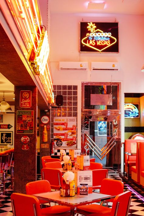 Thanks to Thanat Hansuwan for making this photo available freely on @unsplash 🎁 Diner Aesthetic, Restaurant Aprons, Restaurant Pictures, Coffee Shop Bar, Vintage Restaurant, Retro Interior, Fast Food Restaurant, Diet Keto, Living Room Decor Modern