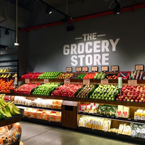 Supermarket Design Interior, Display Visual Merchandising, Fruit And Veg Shop, Vegetable Shop, Grocery Store Design, Supermarket Design, Fruit Shop, Shop House Plans, Fresh Market