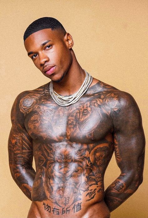 Dark Skin Tattoo, Tatted Men, Dark Skin Men, Dark Men, Black Men Street Fashion, Men Street Fashion, Muscular Men, Gold Rush, Black Men Fashion