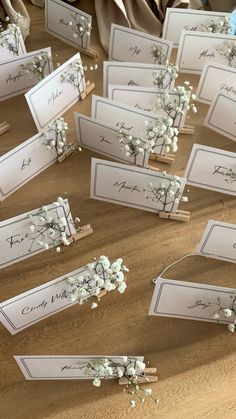 Name Card Table Wedding, Names Wedding Table, Wedding Name Card Ideas, Wedding Name Place Ideas, Wedding Table Name Ideas, Name Cards For Table, Table Names Wedding, Name Tag Wedding, Name Cards Table