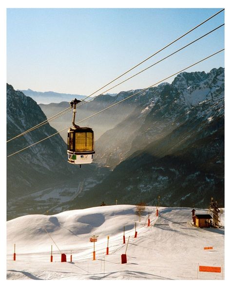 Alp d’Huez, FR | jan 2022  📷 Olympus MJU 🎞️ Kodak gold200 #madewithkodak #35mm #gold200 #olympusmju | Instagram Film Camera Photography, Travel Film, Foggy Mountains, Kodak Gold, Film Photography 35mm, Film Inspiration, Shoot Film, Contemporary Photography, Draw On Photos