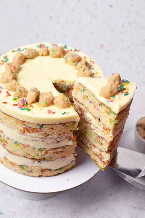 Milk Bar Inspired Cake, Milk Bar Cake Recipe, Birthday Cake Flavored Desserts, Brunch Birthday Cake, Birthday Cake Flavor Cake, Crunchy Cake, Momofuku Birthday Cake, Momofuku Cake, Momofuku Recipes