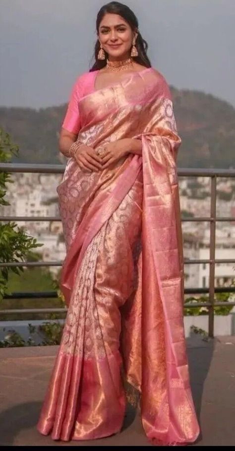 South Indian Bride Saree, Indian Dress Up, Mrunal Thakur, Traditional Silk Saree, Indian Look, Indian Silk Sarees, Silk Saree Blouse Designs, Wedding Pink, Saree Designs Party Wear