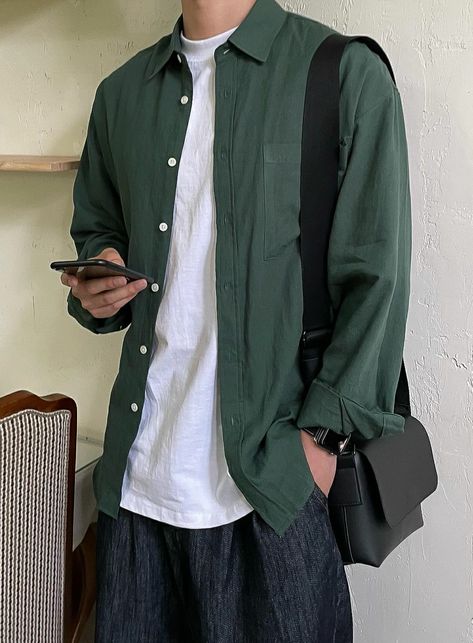 Green Button Up Shirt, Shirt Outfit Men, Minimalist Fashion Men, Stylish Men Casual, Men Stylish Dress, Mens Casual Dress Outfits, Guys Clothing Styles, Cool Outfits For Men, Stylish Mens Outfits