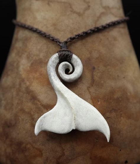 Wooden Carved Jewelry, Bone Carving Tutorial, Wood Jewellery Handmade, Shell Carving, Wooden Jewelery, Hand Carved Jewelry, Wood Jewelery, Driftwood Jewelry, Dolphin Jewelry