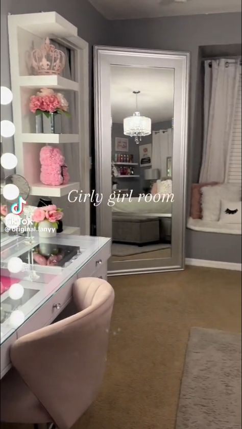 Latina Room Aesthetic, Influencer Room, Latina Room, Beauty Room Vanity, Room Organization Bedroom, Beauty Room Design, Glam Room, Girly Room, Cute Bedroom Decor