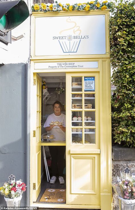 Backyard Bakery Shed, Micro Bakery Shop, Container Bakery Shop, Small Bakery Interior Design Ideas, Cute Bakery Exterior, Mexican Bakery Shop, Micro Bakery Ideas, Small Bakery Design, Bakery Store Fronts