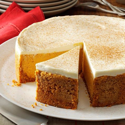 Cheesecake With Sour Cream Topping, Cheesecake With Sour Cream, Cake With Sour Cream, Sour Cream Topping, Holiday Cheesecake, Sour Cream Cheesecake, Resipi Kek, Pumpkin Cheesecake Recipes, Homemade Butter