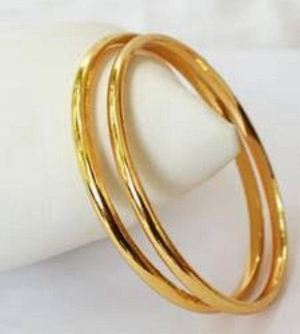 9 Beautiful 4 Gram Gold Bangles Designs And Images Plain Gold Bangles, Gold And Jewelry, Gold Bangles Indian, Gold Bangle Set, Bangles Gold, Gold Plated Bangles, Wedding Jewellery Collection, Bangles Indian, Bangles Design