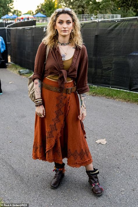 Paris Jackson Outfits, Paris Jackson Style, Earth Outfits, Michael Jackson Daughter, Nails Boho, Hippy Fashion, Boho Rocker, Bohemian Diesel, Hippie Clothing