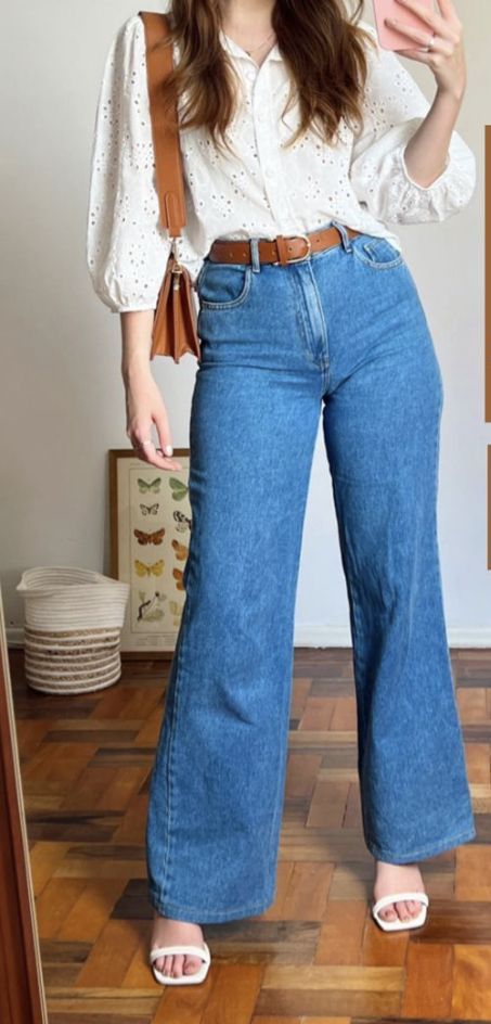 Wind Leg Jeans, Summer Work Wear 2023, Romantic Jeans Outfit, Decent Summer Outfits, Spring Ootd 2024, Feminine Outfits Jeans, Western Outfit Ideas For Women Casual, Casual Outfits 80s, Casual Work Outfits Summer Office Wear Jeans Women