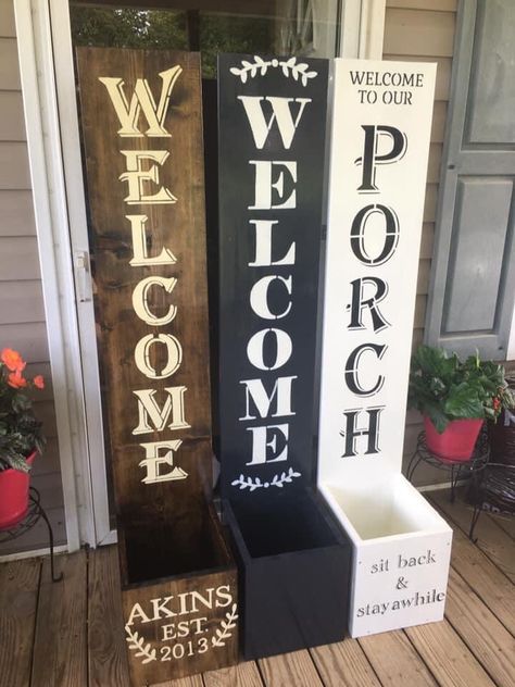 wooden porch sign with planter box for flowers These were made w/ 1”x 12”s 1- 5ft piece and 4- 1ft pieces Planter Box Diy, Door Signs Diy, Wooden Welcome Signs, Front Porch Signs, Porch Welcome Sign, Welcome Signs, Diy Upcycling, Diy Wood Signs, Box Diy