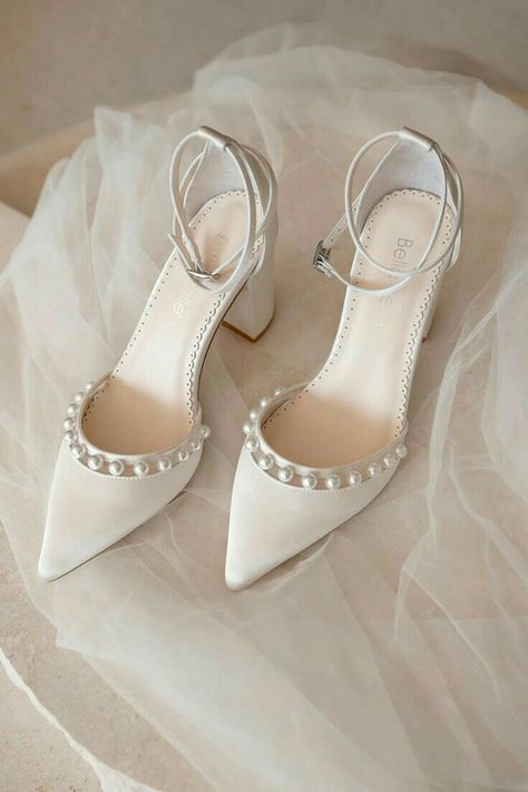 Pearl Block Heels, Pearls Crown, Bridal Block Heels, Comfortable Wedding Shoes, Pearl Heels, Pearl Wedding Shoes, Fashion Shoes Heels, Shoes Heels Classy, Cute Shoes Heels