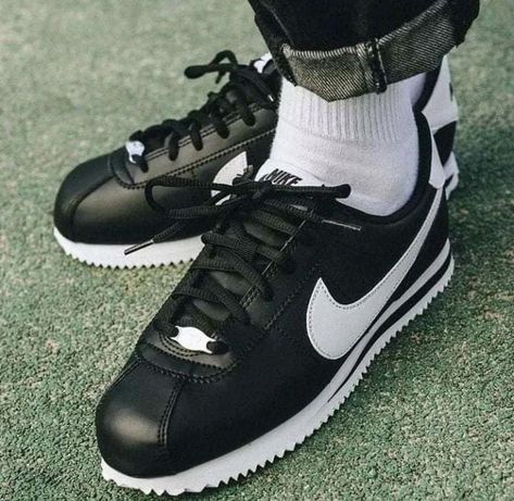 Tenis Nike Cortez, Nike Cortez Outfit, Nike Cortez Black, Nike Cortez Shoes, Cortez Shoes, Nike Classic Cortez, Classic Cortez, Jordan Shoes Retro, Tenis Nike