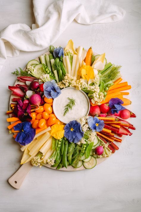 Crudite Platter, Rainbow Carrots, Spring Dinner, Charcuterie Inspiration, Spring Brunch, Party Food Platters, Charcuterie Recipes, Veggie Tray, Spring Party