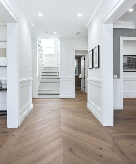 Wood Floor Design, Herringbone Wood Floor, Herringbone Wood, Wood Tile Floors, Hallway Designs, Casa Vintage, Herringbone Floor, Luxury Kitchen Design, Black Luxury