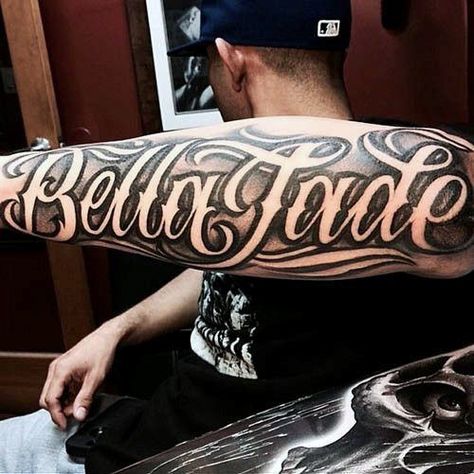 Guys Forearms Black And White Lettering Tattoo Forearm Name Tattoos, Last Name Tattoos, Bodysuit Tattoos, Tattoo Lettering Design, Chicano Lettering, Tattoo Lettering Styles, Initial Tattoo, Tattoo Lettering Fonts, Body Suit Tattoo