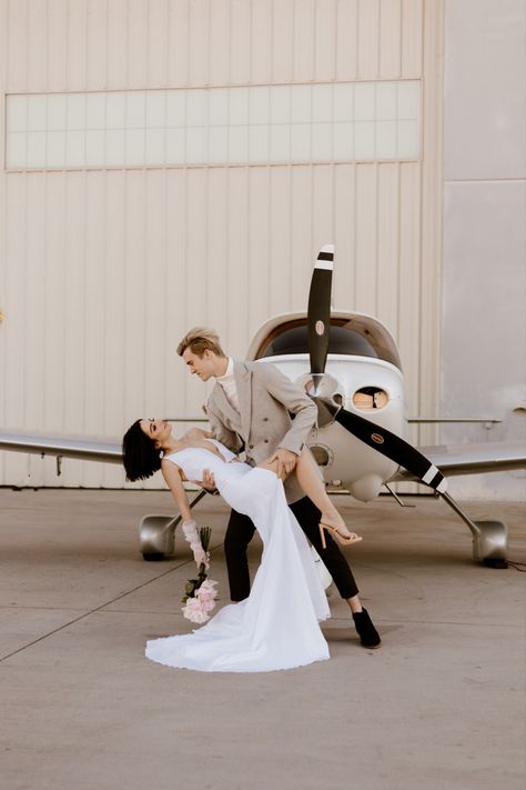 Airplane Elopement, Pilot Photoshoot, Pilot Couple, Airplane Photoshoot, Aviation Wedding Theme, Pilot Wedding, Airport Wedding, Airplane Wedding, Creative Photoshoots