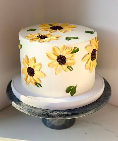 Sunflower Cake Design, Sunflower Birthday Cakes, Birthday Cake Quotes, 25th Birthday Cakes, Cake Maker, Simple Cake Designs, Funny Birthday Cakes, Mini Cakes Birthday, Creative Birthday Cakes