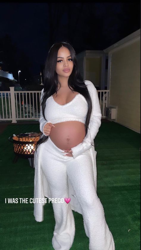 Maternity Outfits Baddie, Birthday Outfit Pregnant, Pregnant Girl Outfits, Pregnant Club Outfits, Classy Outfits For Pregnant Women, Winter Maternity Outfits Black Women, Baddie Pregnant Outfits, After Birth Outfit For Mom, Baddie Maternity Outfits