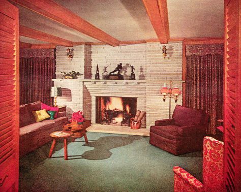 1953 mid century modern living room and fireplace #retrorenovation #retrohome #retrofurniture http://www.retrorealtygroup.com 1940s Living Room, 1950s Living Room, 1940s Interior, Colonial Living Room, Sala Vintage, Mid Century Modern Room, Retro Rooms, Retro Interior Design, Living Vintage