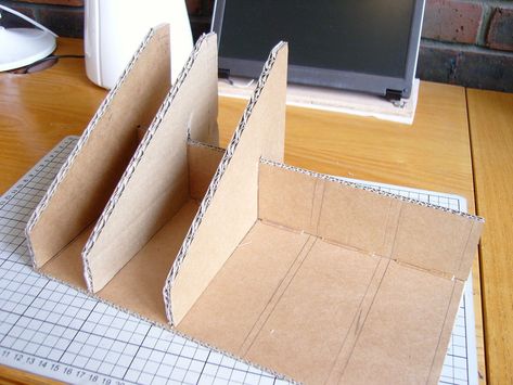 Cardboard Laptop Stand, Cardboard Laptop, Diy Cardboard Crafts, Diy Laptop Stand, Crafts Ideas For Kids, Cardboard Organizer, Cardboard Storage, Cardboard Crafts Diy, Diy Laptop