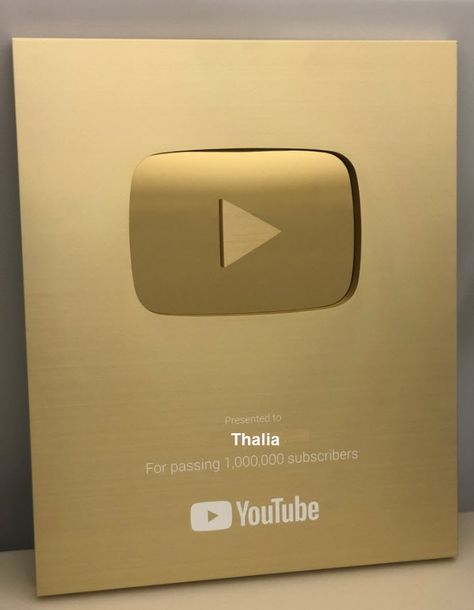 Gold Play Button, 1 Million Subscribers, Start Youtube Channel, Affirmation Board, Million Subscribers, Youtube Banner Template, Youtube Success, Vision Board Goals, Youtube Channel Ideas