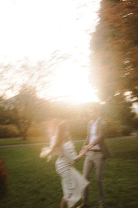 Sculptural Dress, Picnic Elopement, Nature Elopement, Garden Elopement, Modern Elopement, Romantic Picnic, Lausanne Switzerland, Breathtaking Photography, Engagement Inspo