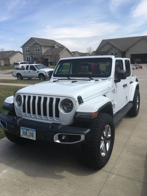 What did you do TO your Jeep JL today? | Page 139 | 2018+ Jeep Wrangler Forums (JL / JLU) - Rubicon, Sahara, Sport, Unlimited - JLwranglerforums.com White Two Door Jeep Wrangler, Jeep Sahara Unlimited, White 4 Door Jeep Wrangler, White Jeep Wrangler Unlimited Sahara, Jeep Wrangler Sahara Unlimited 2021, Jeep Wrangler Doors, Jeep Emblems, Silver Jeep, White Jeep Wrangler