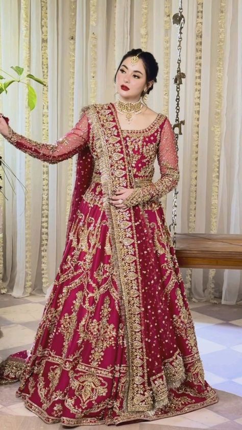 Shadi Dress, Logo Board, Latest Bridal Lehenga Designs, Wahaj Ali, Red Bridal Dress, Bridal Lehenga Designs, Shadi Dresses, Latest Bridal Lehenga, Basic Mehndi