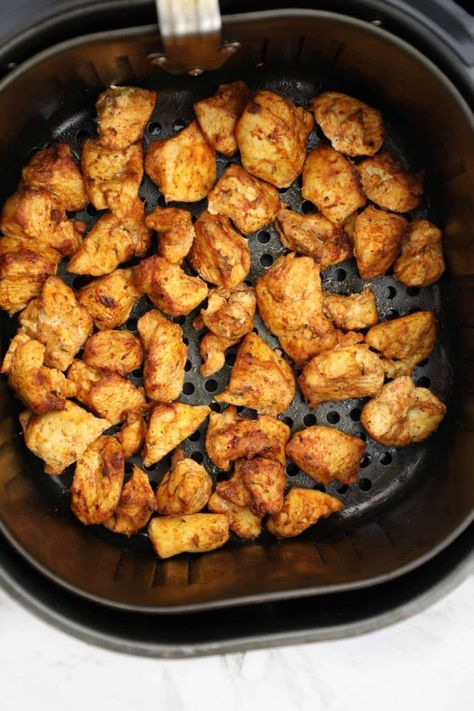 Air Fryer Grilled Chicken Bites, Easy Chicken Breast Recipes Healthy Air Fryer, Diced Chicken In Air Fryer, Grilled Chicken Air Fryer Recipes, Air Fryer Chicken Chunks, Frozen Chicken Air Fryer, Grilled Chicken In Air Fryer, Chicken Bites In Air Fryer, Air Fryer Grilled Chicken