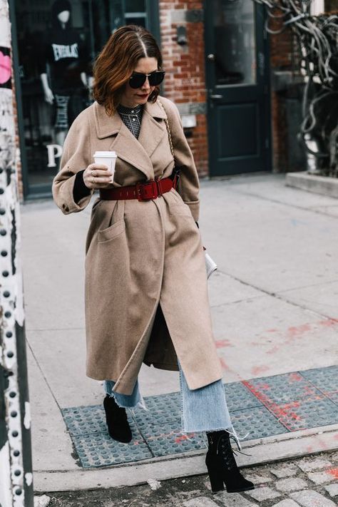 Put A Belt On It! 7 Ways To Style Your Coat #refinery29 http://www.refinery29.com/belt-over-coat-styling-tips#slide-4 Belted Coat Street Style, Belted Coat Outfit, Coats Outfits, How To Wear Belts, Fall Outfits Women 20s, Neutral Coat, Mantel Outfit, Workwear Capsule, Coat Street Style