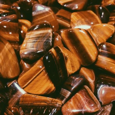 Brown Rock Aesthetic, Topaz Aesthetic Gem, Tortoise Shell Aesthetic, Tiger Eye Aesthetic, Caramel Brown Aesthetic, Tigers Eye Crystal Aesthetic, Gold And Brown Aesthetic, Brown Aethstetic, Brown And Gold Aesthetic