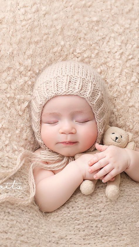 Beautifully styled and expertly posed fine art newborn photography. Home studio located in Springfield, VA. Newborn Photography Home, Photography Home Studio, Baby Boy Newborn Photography, Foto Newborn, Baby Fotografie, Newborn Photography Poses, Baby Pic, Newborn Baby Photoshoot, Baby Boy Photography