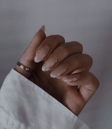 Bachelorette Nails, Wedding Day Nails, Engagement Nails, Bridesmaids Nails, Unghie Sfumate, Graduation Nails, Round Nails, Bride Nails, Neutral Nails