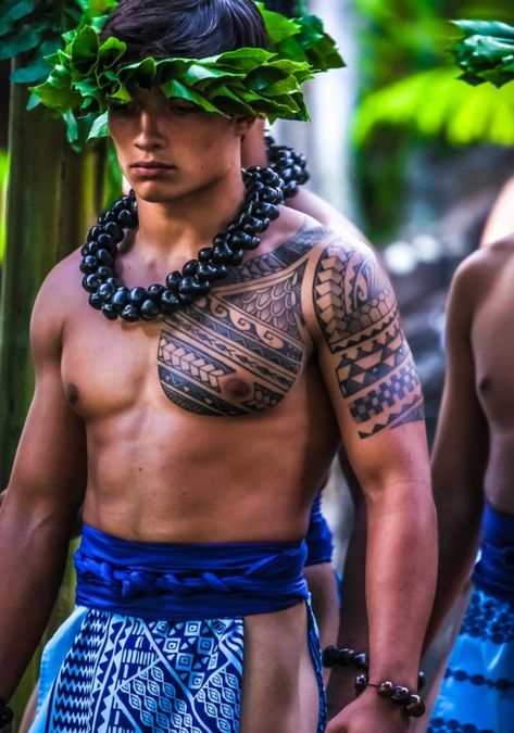 Hawaiian Inspired Tattoos, Forearm Tattoo Designs, Maui Tattoo, Polynesian Tattoo Sleeve, Hawaii Tattoos, Polynesian Men, Hawaiian Dancers, Hawaiian Men, Polynesian Tattoo Designs