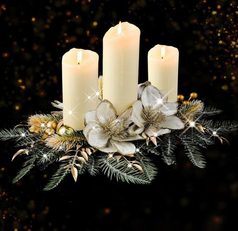 Christmas Table Decorations Centerpiece Elegant, Holiday Centerpieces For Tables, Christmas Dining Table Centerpiece, Mantel Candles, Christmas Candleholders, Table Centerpiece Christmas, Christmas Wedding Centerpieces, Lantern Christmas Decor, Fireplace Home