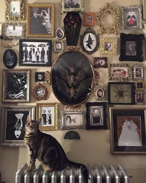 Witchy Apartment, Home Sweet Hell, Dark Academia Room, Dark Interior Design, Academia Room, Uhyggelig Halloween, Interior Design Pictures, Dark Home Decor, Decor Ikea